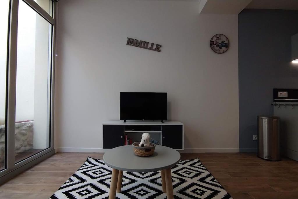 Maison De Ville En Plein Coeur De Jonzac Ngoại thất bức ảnh