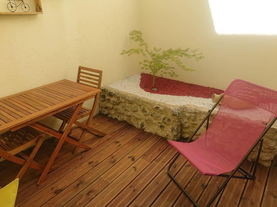 Maison De Ville En Plein Coeur De Jonzac Ngoại thất bức ảnh